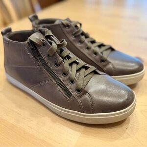 Rockport Women's Willa High Top Sneaker Cobb Hill Collection | Gray 9.5